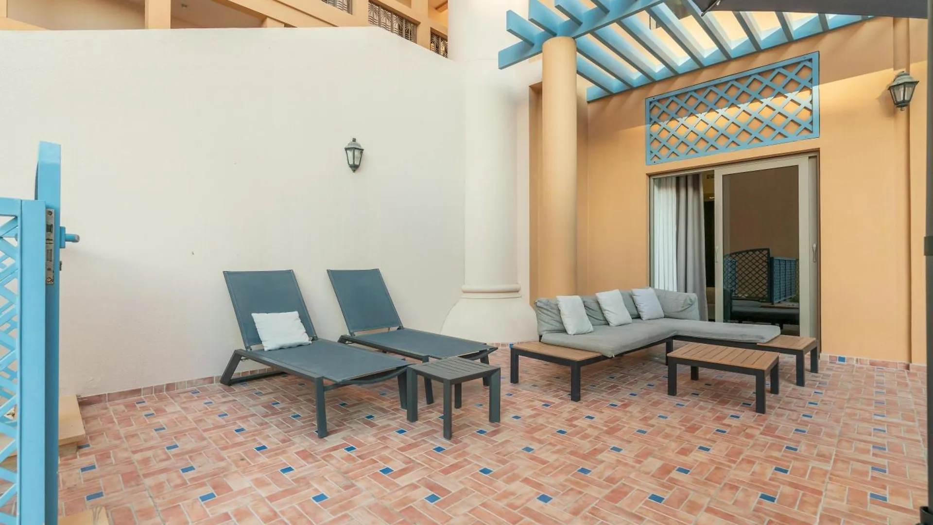 Amazing Beachfront Apartments Near Atlantis Waterpark By Simply Comfort Sarai Palm Jumeirah Dubai