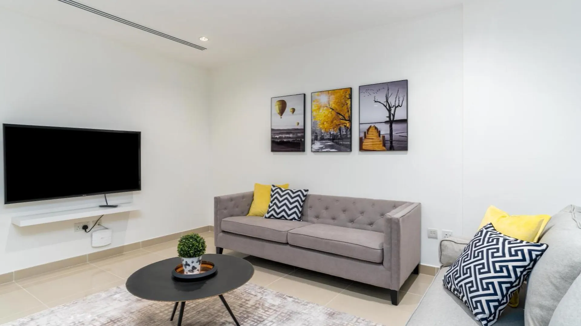 Simply Comfort In Sarai Palm Jumeirah Dubai 0*,