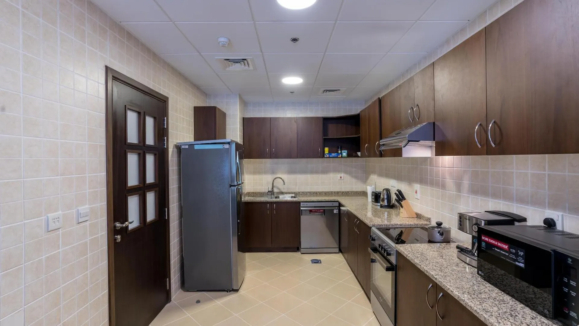Amazing Beachfront Apartments Near Atlantis Waterpark By Simply Comfort