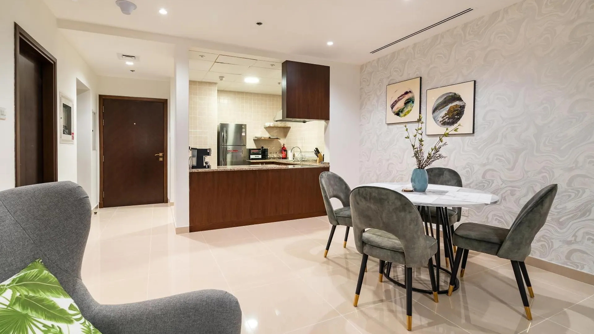 Simply Comfort In Sarai Palm Jumeirah Dubai 0*,  United Arab Emirates