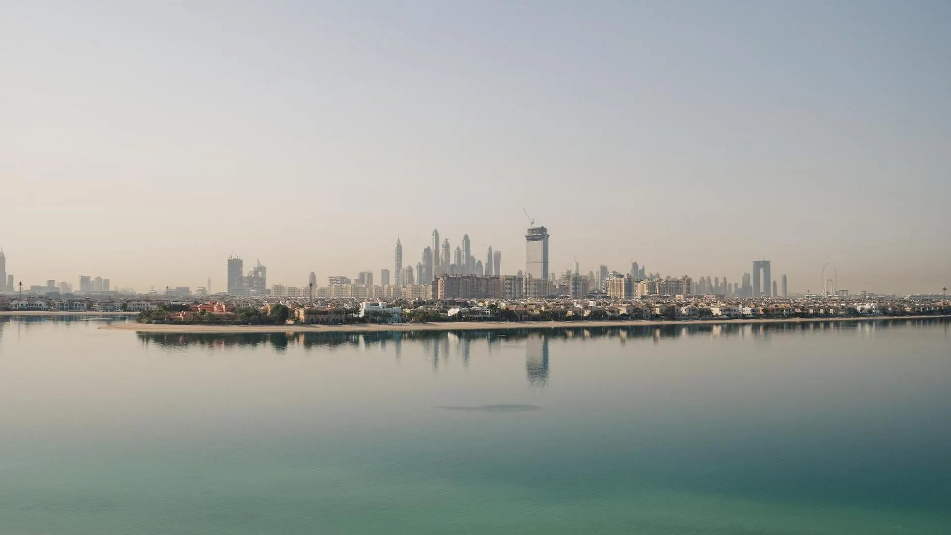 Apartment Simply Comfort In Sarai Palm Jumeirah Dubai
