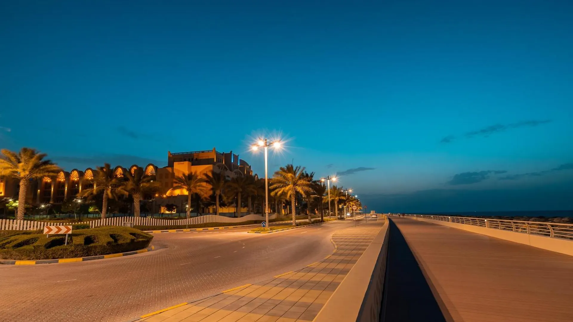 Simply Comfort In Sarai Palm Jumeirah Dubai Apartment